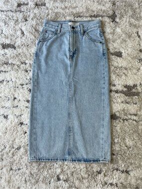 Levi’s High Rise Back Slit Denim Skirt, Size 23. NWOT!